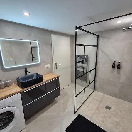 Du Chateau - Jaccuzzi Σαλέ Landser